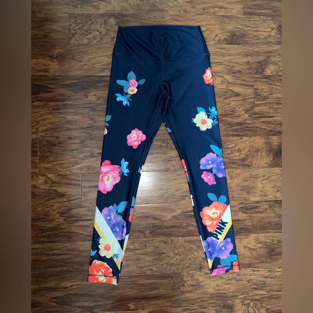NWOT VS Pink Ultimate Floral Leggings - Navy Floral - Sz Medium